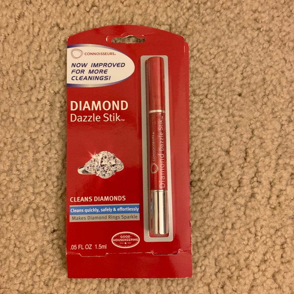 Cleans Diamonds